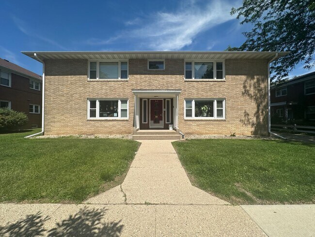 Building Photo - 913 High St