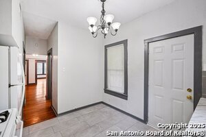 Building Photo - 531 W Gramercy Pl