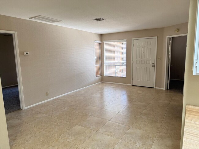 Building Photo - 312 W Yukon Dr