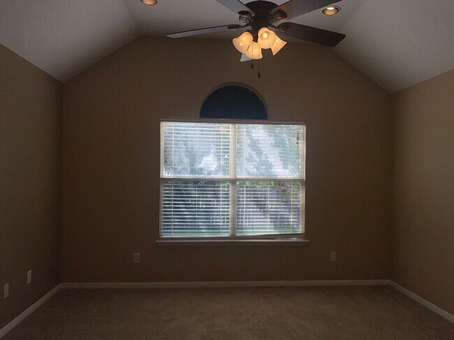 Building Photo - 4 BEDROOM BELTON ISD