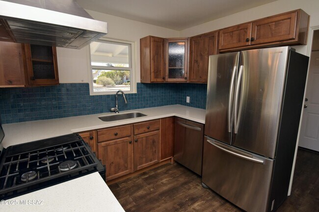 Building Photo - 4233 E Lester St