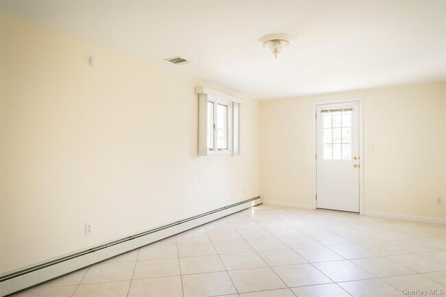 Building Photo - 11 7th St