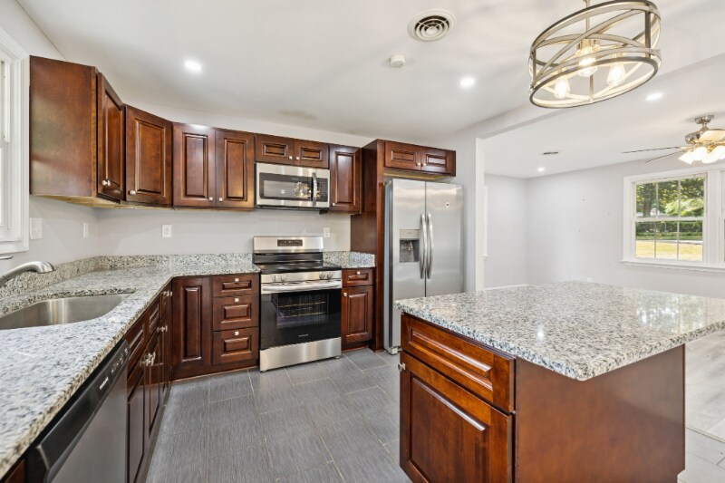 Building Photo - 102 Warren Pl