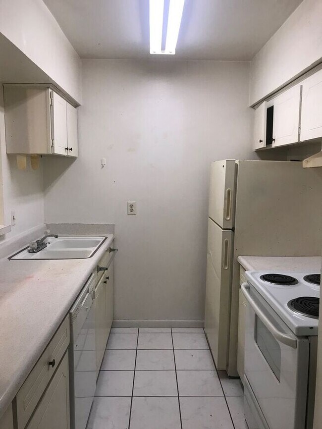 GREAT FAIRFIELD OAKS CONDO 3820 Fairfield Ave Shreveport LA 71104