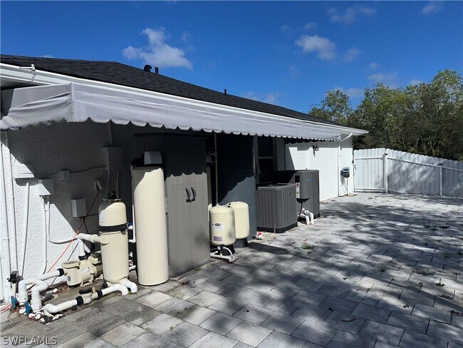 Building Photo - 3417 31st St W