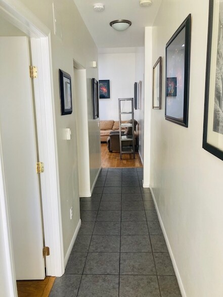 Primary Photo - 1354 W 24th St