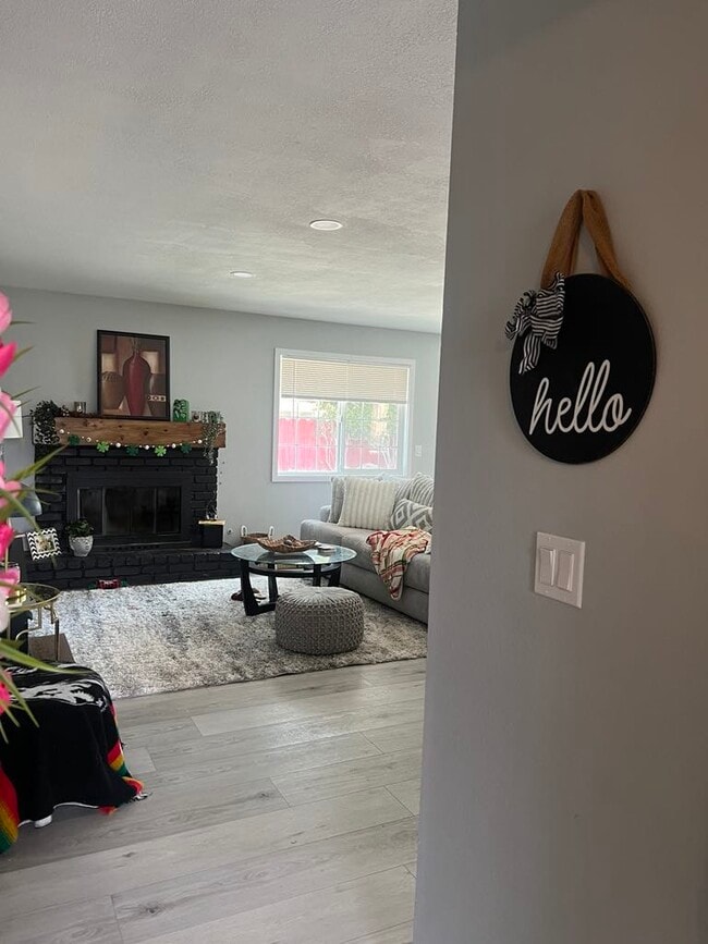 Building Photo - 808 Colton Dr