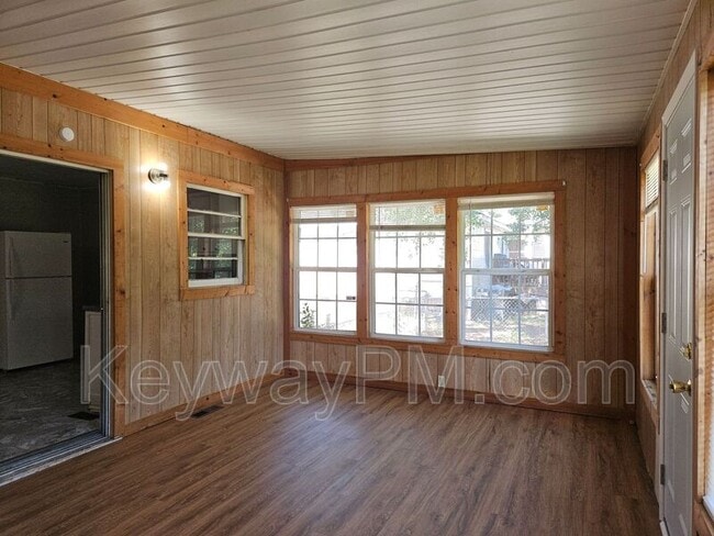 Building Photo - 3211 Alpine Rd