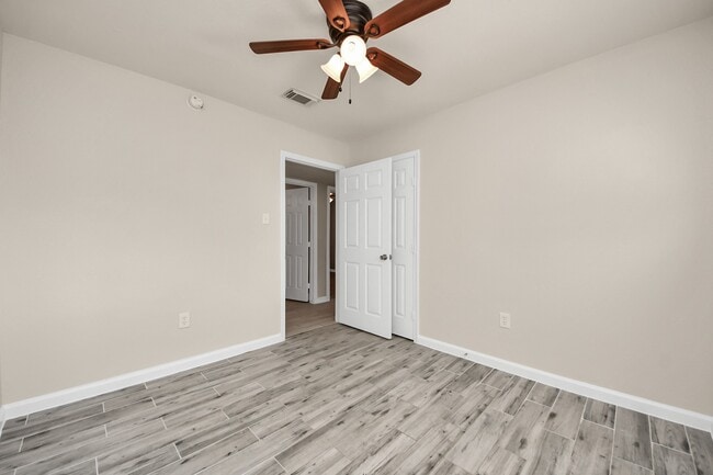 Building Photo - 11915 Binghamton Dr