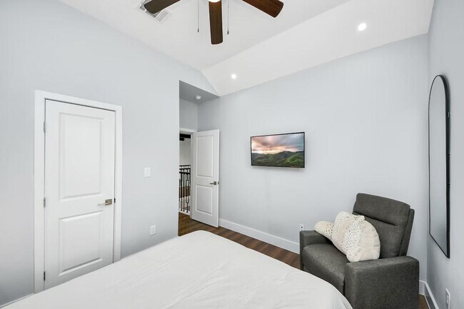Building Photo - 7542 Lemma Dr