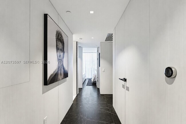 Building Photo - 5875 Collins Ave