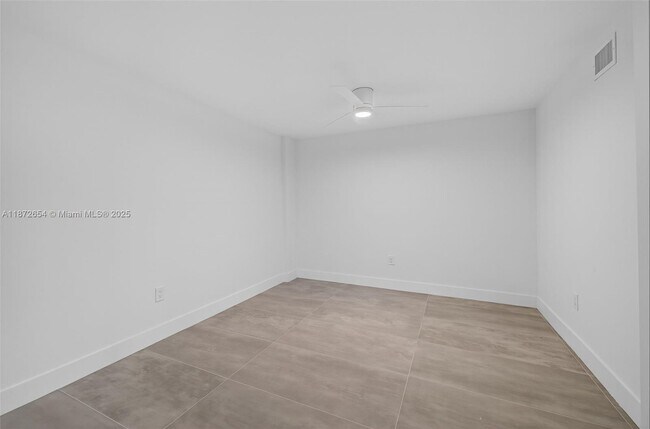 Building Photo - 2812 N 46th Ave