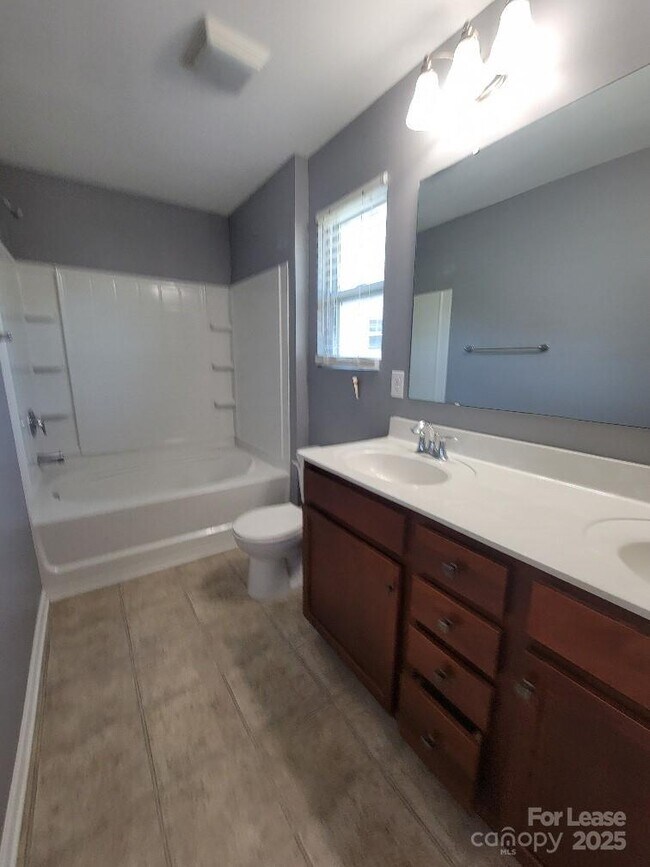 Building Photo - 1349 Haestad Ct