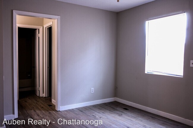 Building Photo - 3 br, 2.5 bath House - 1422 Stratton Place...