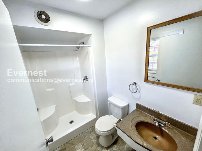 Building Photo - 2 Bob Cat Ct