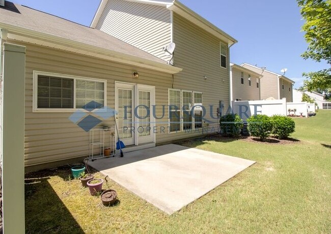 Building Photo - End Unit Townhome | First Floor Master Bed...