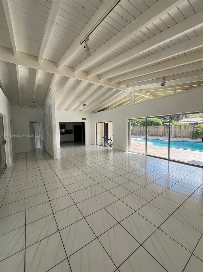 Building Photo - 20415 Highland Lakes Blvd
