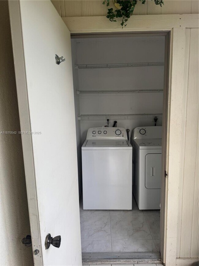 Building Photo - 9620 W McNab Rd