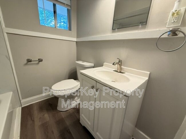 Building Photo - 4712 Eton Dr