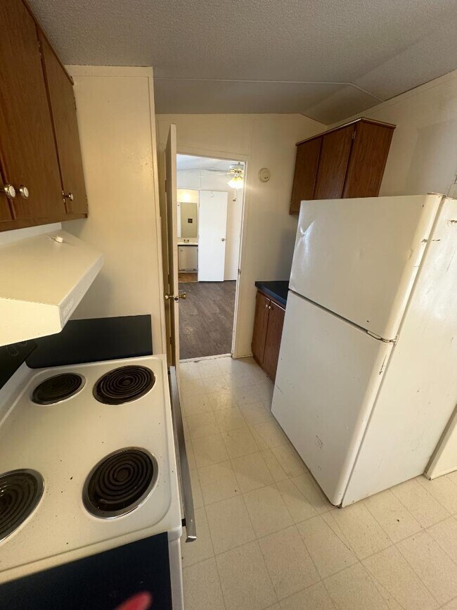 Building Photo - 150 Private Road 1610