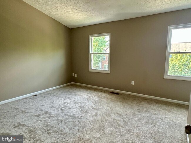 Building Photo - 310 Fleece Flower Dr