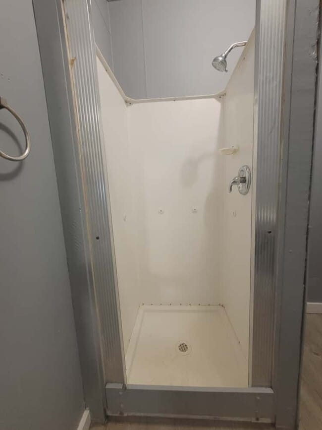 Building Photo - 424 1/2 N Wheeler Ave