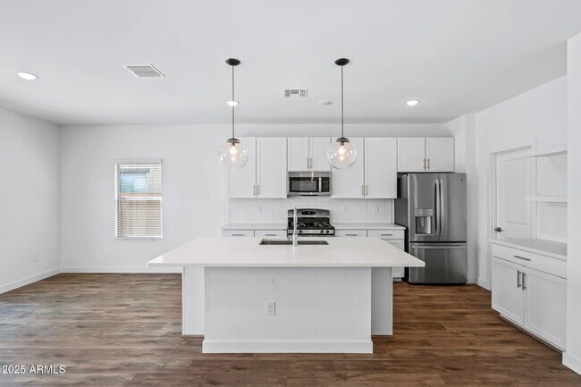 Building Photo - 3023 W Bent Tree Dr