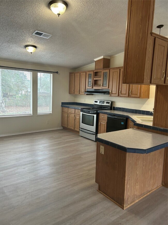 Building Photo - 27610 Horizon