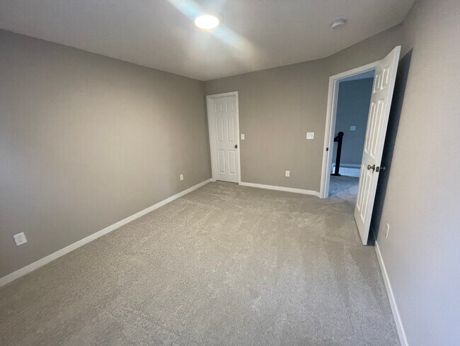 Building Photo - 7269 Cutler Dr