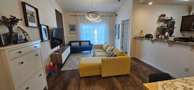 Building Photo - 4911 Key Lime Dr