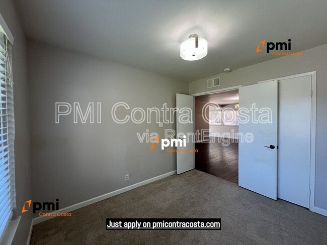 Building Photo - 2690 Waltrip Ln