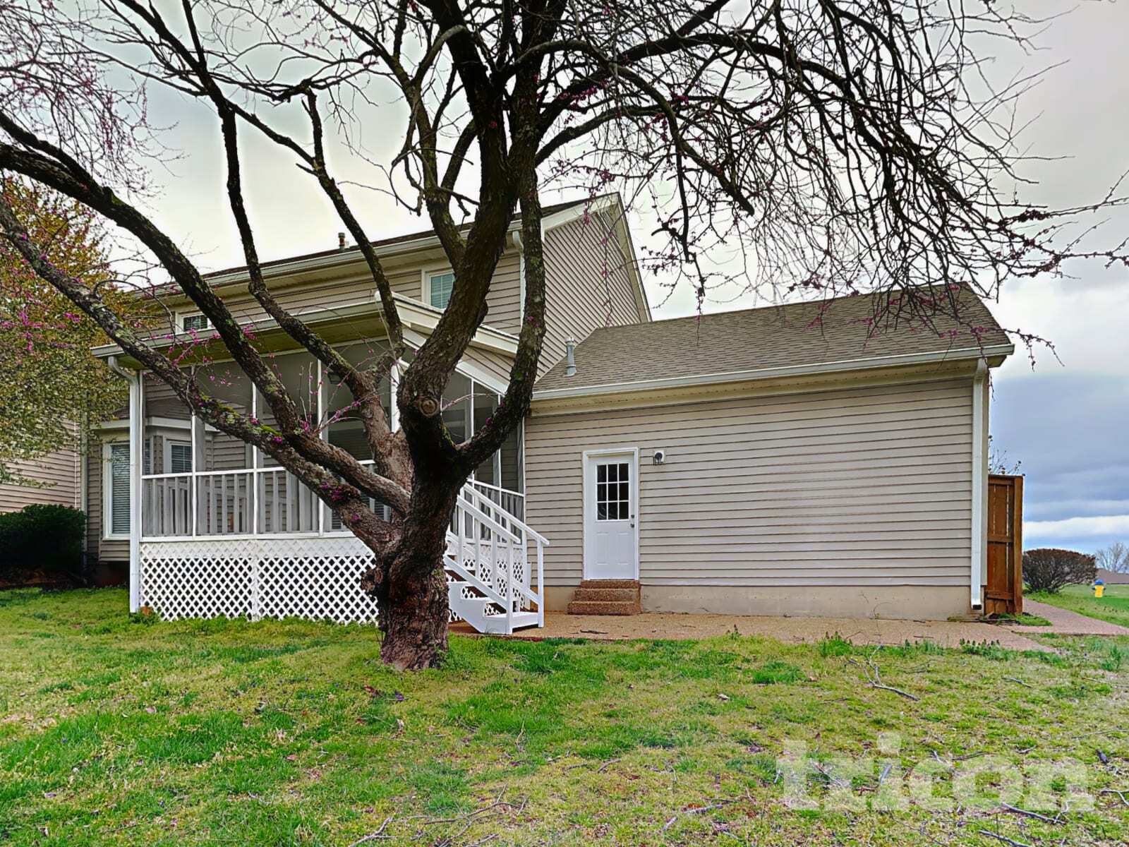 Building Photo - 2113 Putnam Ln