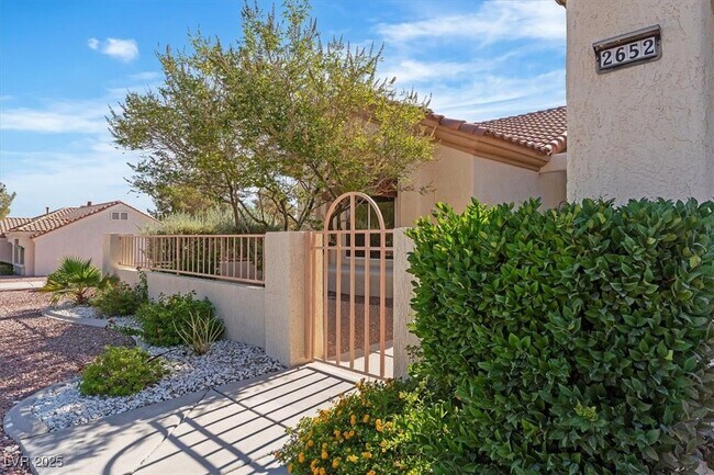 Building Photo - 2652 Youngdale Dr