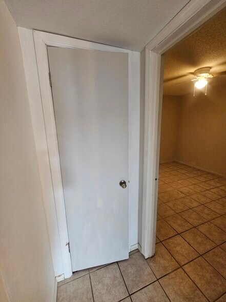 Building Photo - 111 Joy Dr