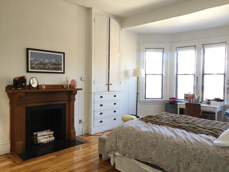 Primary Photo - 354 Marlborough St