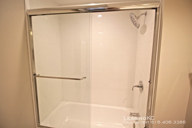 Building Photo - Jefferson on the Plaza