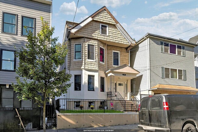 Primary Photo - 17 Fulton Ave