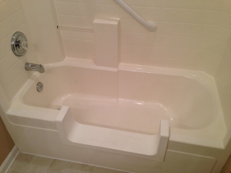 Building Photo - 8349 Waltham Rd