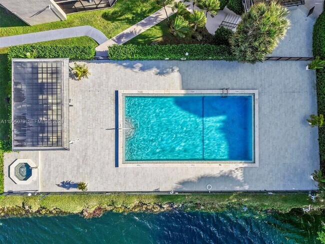 Building Photo - 605 Ives Dairy Rd