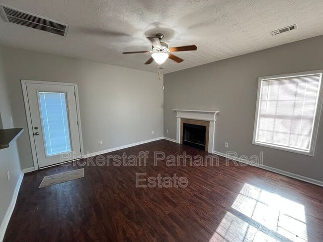 Building Photo - 410 26th Ct