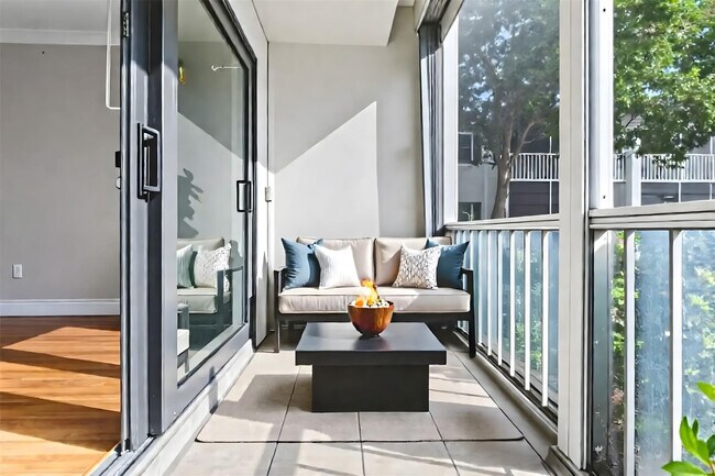 Building Photo - 140 Cypress Club Dr