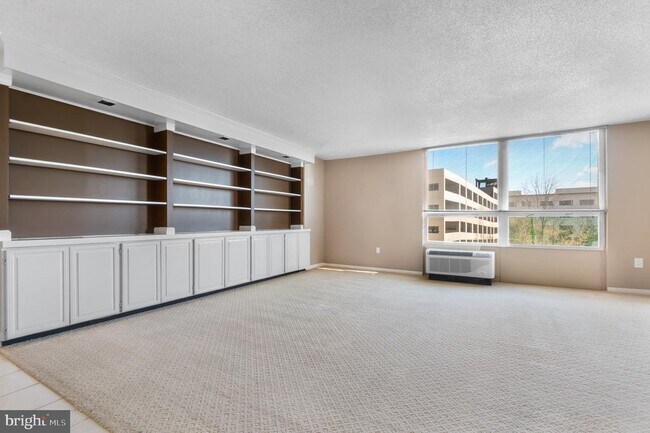 Building Photo - 205 E Joppa Rd