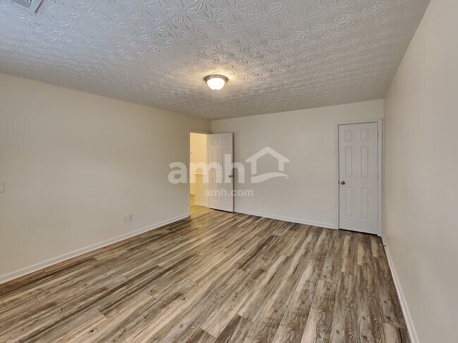 Building Photo - 159 Holly Mill Village Dr