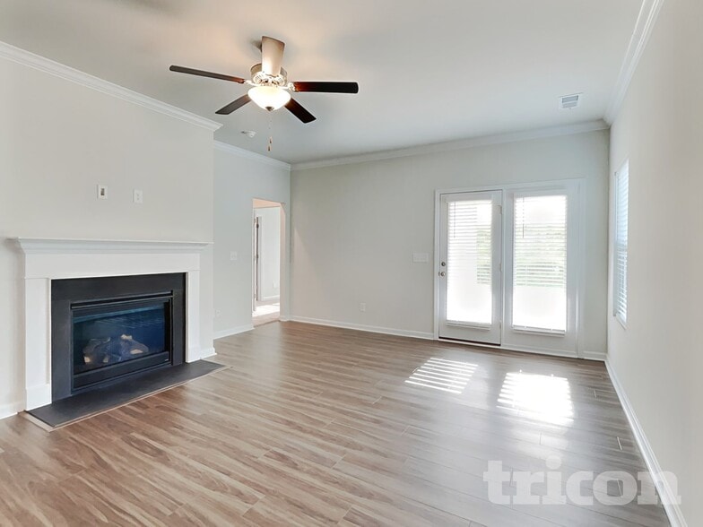 Building Photo - 646 Cam Cir