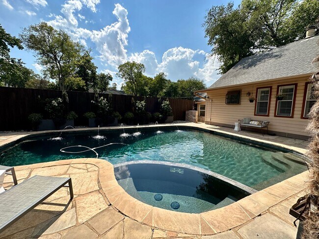Building Photo - Wonderful newly updated home for rent in t...