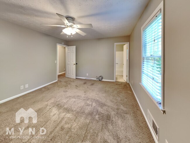 Building Photo - 2475 Suncrest Ct