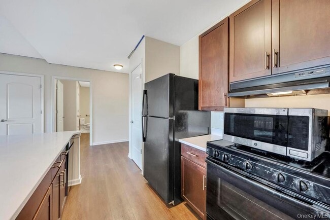 Building Photo - 3 Meadows Ln