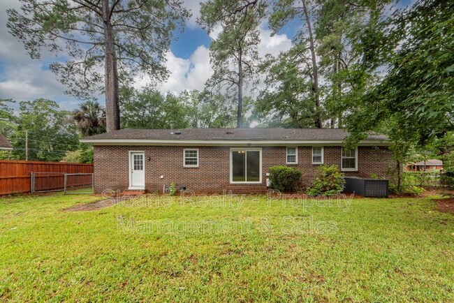 Building Photo - 1010 Yorktown Dr