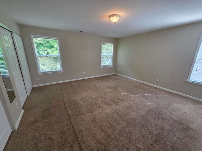 Building Photo - 46 Brookview Dr