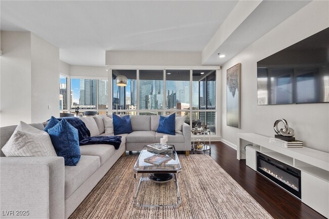 Building Photo - 4525 Dean Martin Dr